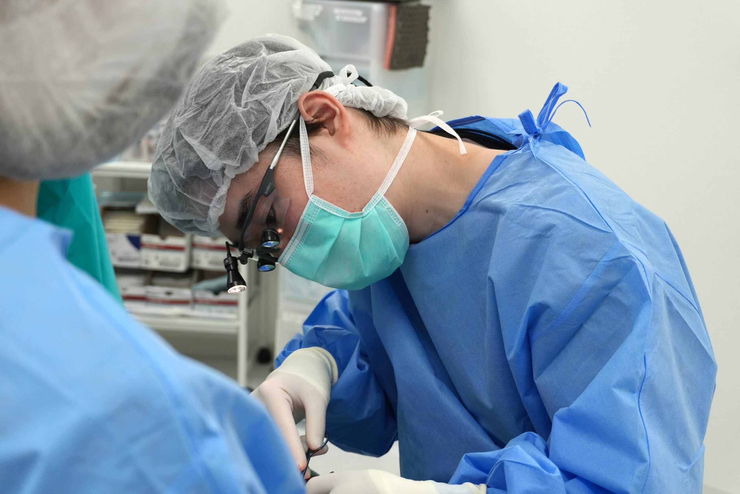 本気で顔を小さくしたい!骨格にアプローチする【骨切り】のプロフェッショナルが語る、輪郭整形の真実とは|KAI CLINIC TOKYO監修