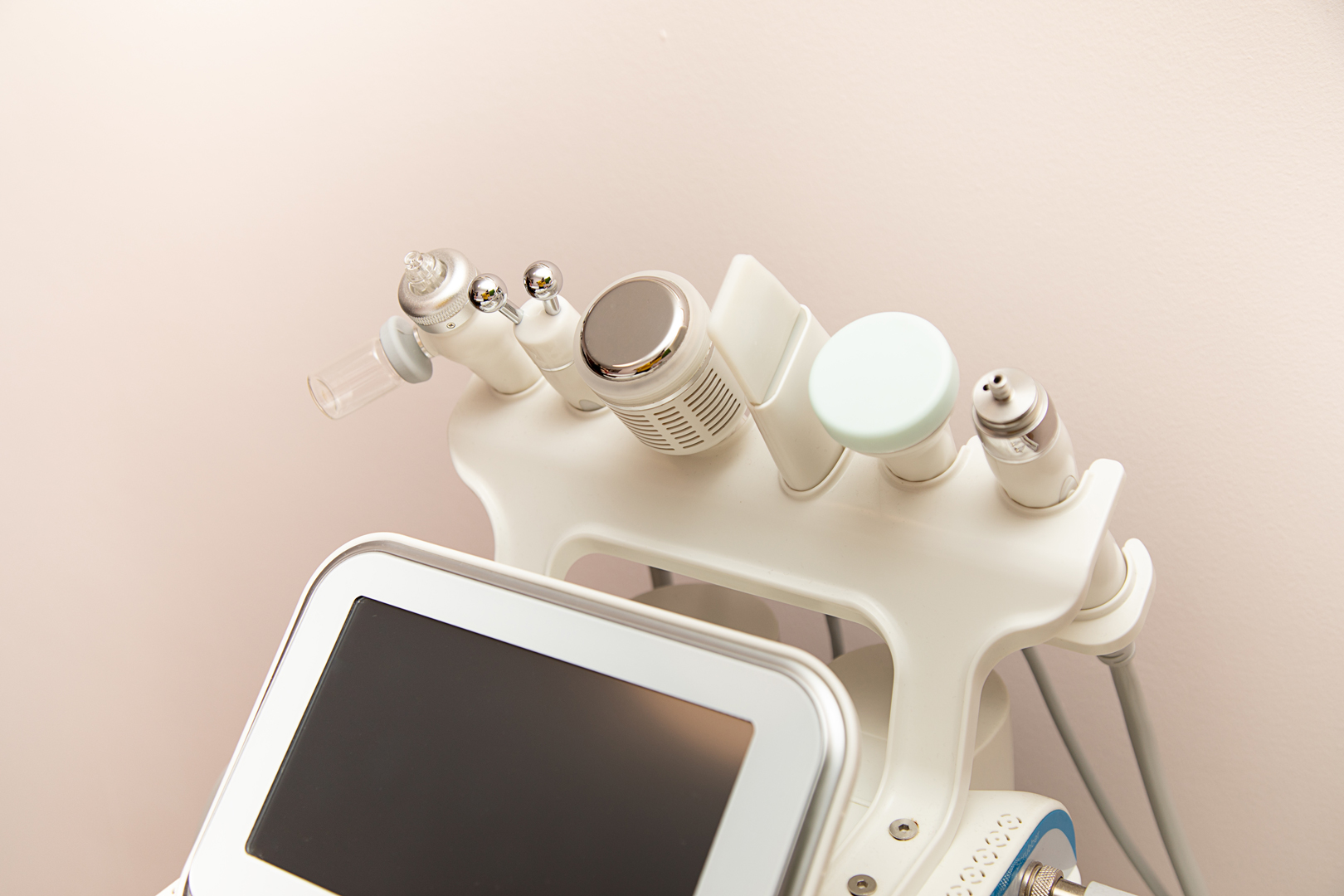 美容医療業界の価格帯MAPで見る「よつば会モデル」/美容医療業界に【安価帯】が成立するのはなぜ？｜NERO DOCTOR / BEAUTY（美容医療）