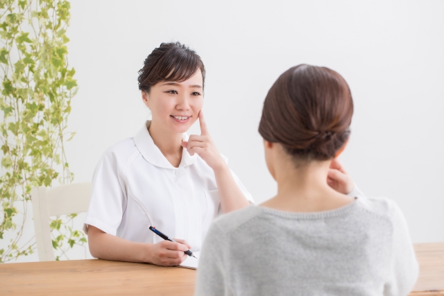 肝斑は自然に消える？放置で薄くなるケースと美容医療という選択肢｜NERO DOCTOR / BEAUTY（美容医療）