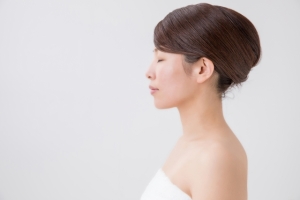 クォンタムRFとは？たるみ治療の仕組み・効果と他施術との違い