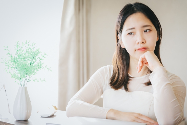 膣の乾燥はなぜ起こる？ヒリヒリ・かゆみの原因と対策を解説