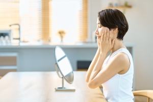 小顔注射とは？筋肉縮小系・脂肪溶解系の違いと効果・持続期間・注意点