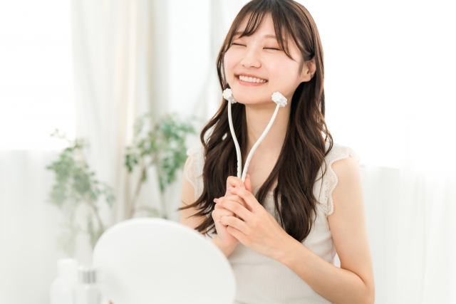 顔痩せする方法は？セルフケアと医療の違い｜NERO DOCTOR / BEAUTY（美容医療）