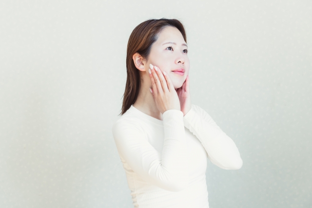 顔痩せする方法とは？セルフケアと医療の違い