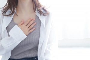 豊胸する人はどれくらい？「何人に一人」をどう捉えるべきか