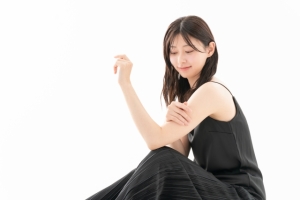 二の腕脂肪吸引の相場はいくら？費用差が出るポイントを解説