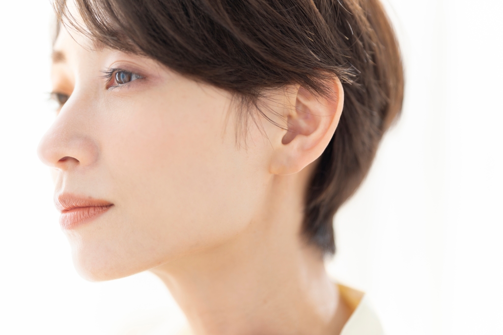 鼻が高い人の横顔とは？美しく見える理由やEラインとの関係、美容医療で整える方法を解説