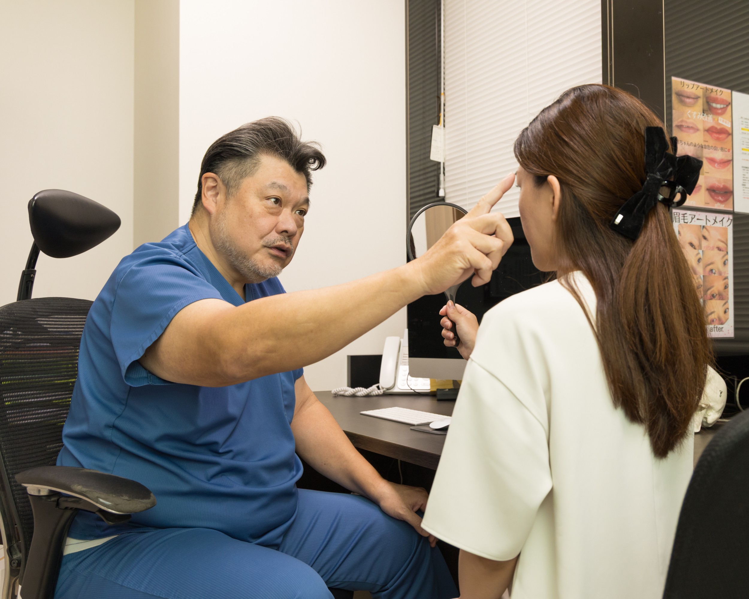 銀座S美容・形成外科クリニック 院長 酒井 直彦先生のカウンセリング風景